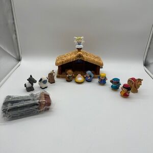 VTG 2002 Fisher Price Little People Nativity Set deluxe plays music 18 pieces